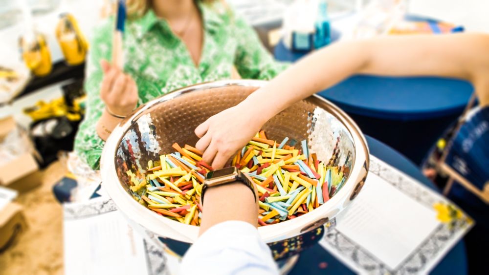 Tombola Topf mit Losen